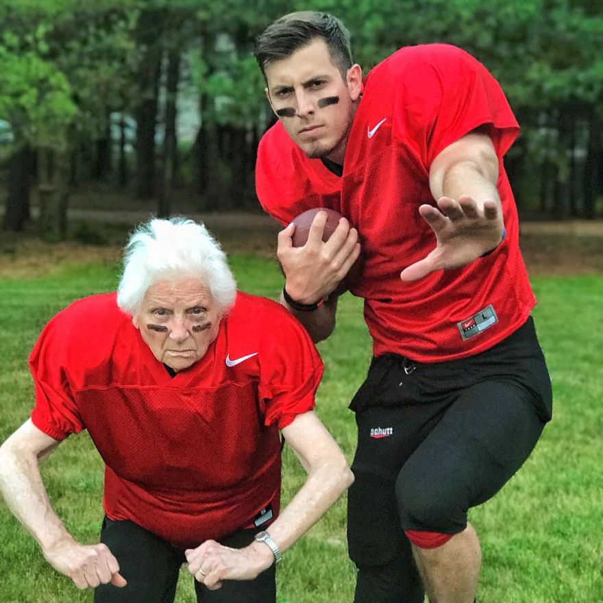 93-Year-Old Grandma & Her Grandson Dress-Up In Ridiculous Outfits, And People Love It (30 Pics) 93-Year-Old Grandma & Her Grandson Dress-Up In Ridiculous Outfits, And People Love It (30 Pics)