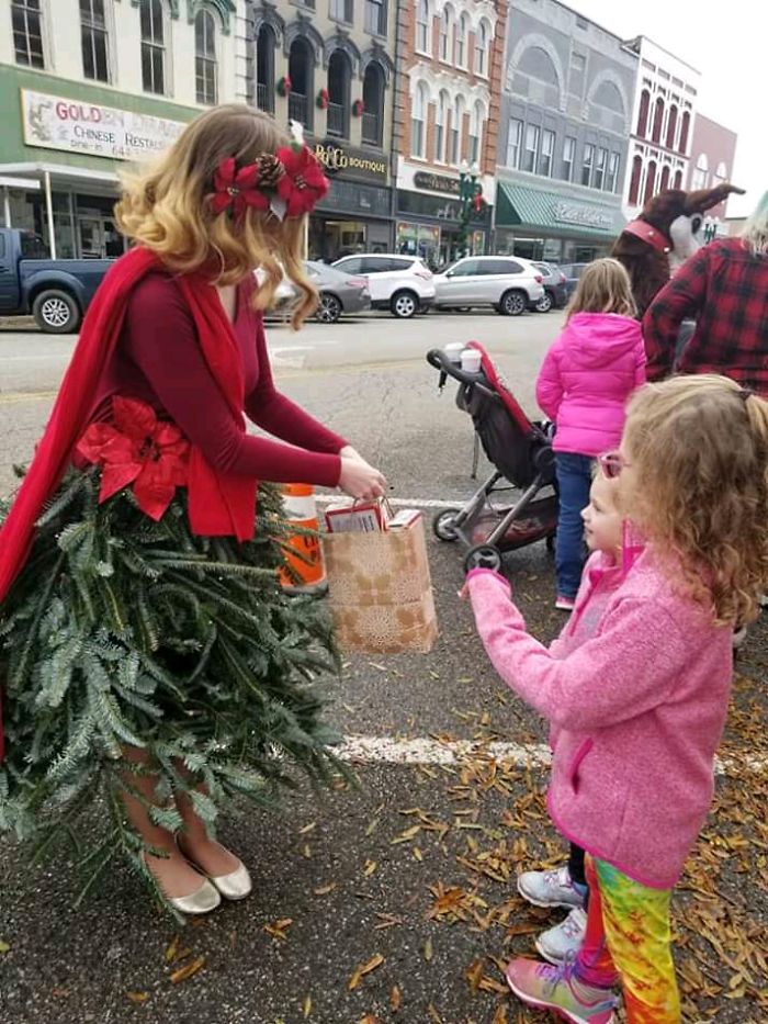 I Became A Real-Life Christmas Tree I Became A Real-Life Christmas Tree