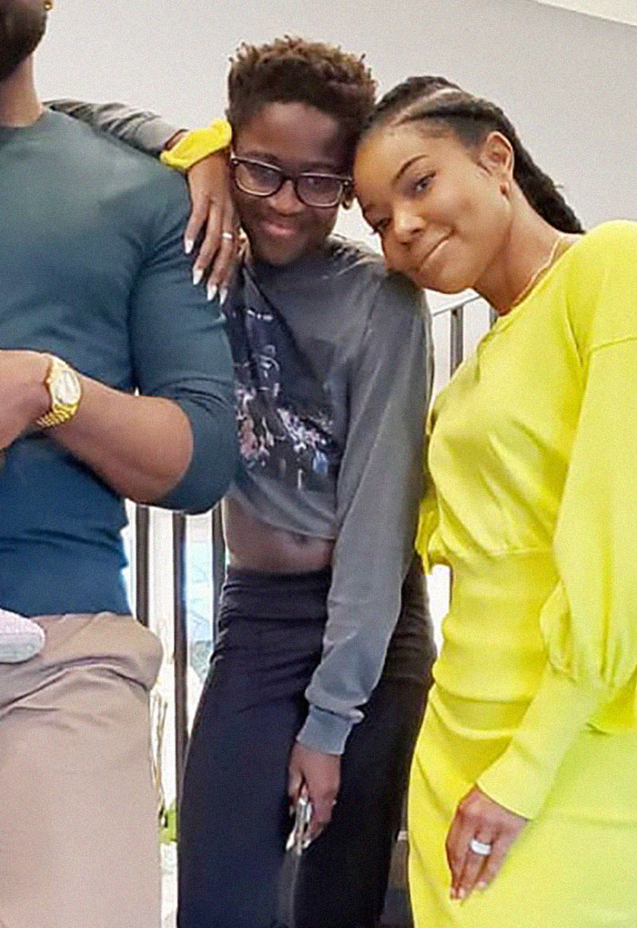 Internet Trolls Attack Dwyane Wade’s Son For Wearing A Crop Top And Fake Nails, He Steps In To Defend Him Internet Trolls Attack Dwyane Wade’s Son For Wearing A Crop Top And Fake Nails, He Steps In To Defend Him