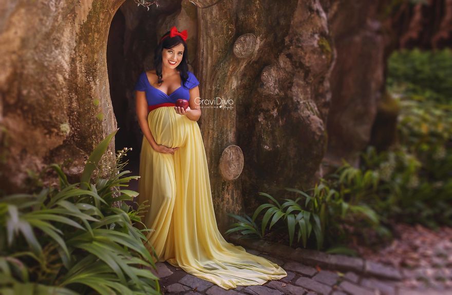 Brazilian Photographer Turns Moms-To-Be Into Disney Princesses (17 Pics) Brazilian Photographer Turns Moms-To-Be Into Disney Princesses (17 Pics)