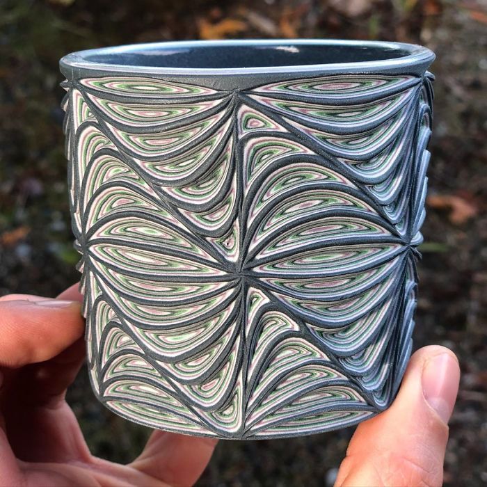 This Artist Carves Pottery And Reveals Unexpected Layers Of Colors Underneath