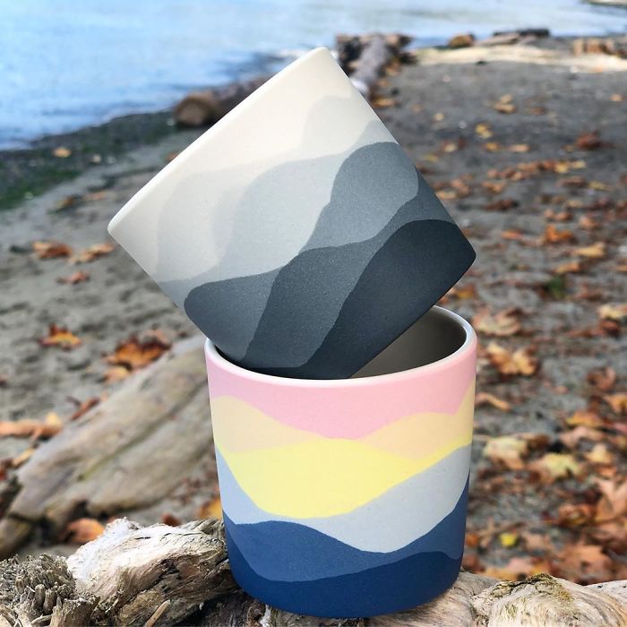 This Artist Carves Pottery And Reveals Unexpected Layers Of Colors Underneath