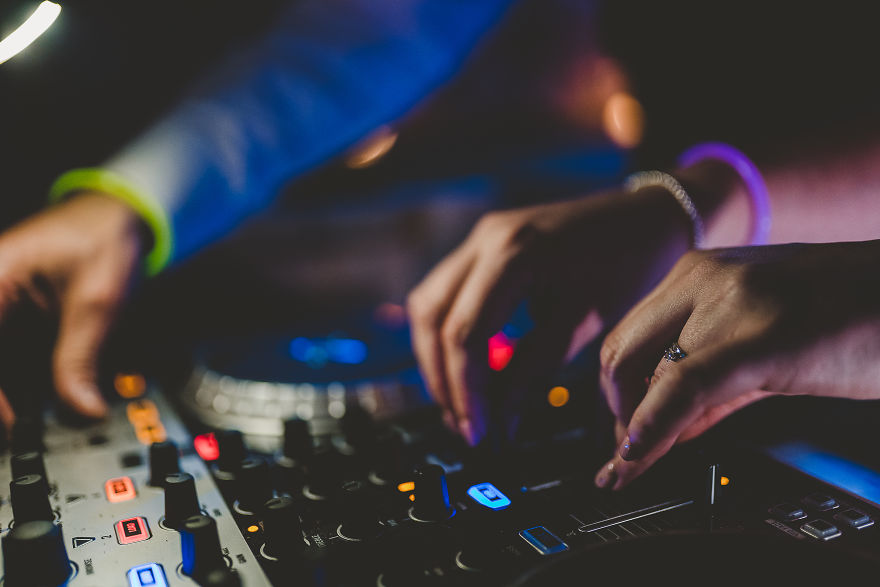 I Photographed A Wedding Where Both The Bride And The Groom Were Djs I Photographed A Wedding Where Both The Bride And The Groom Were Djs