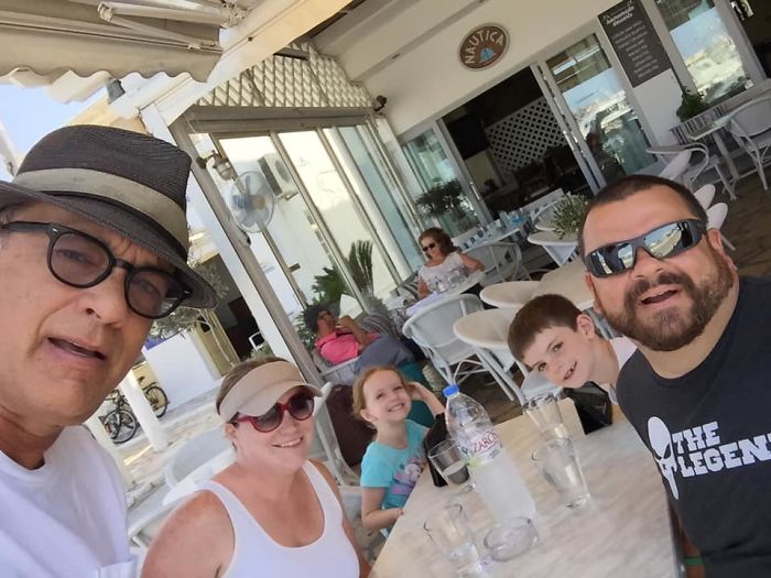 Tom Hanks Is The Nicest Guy In Hollywood And People Are Sharing The Reasons Why Tom Hanks Is The Nicest Guy In Hollywood And People Are Sharing The Reasons Why