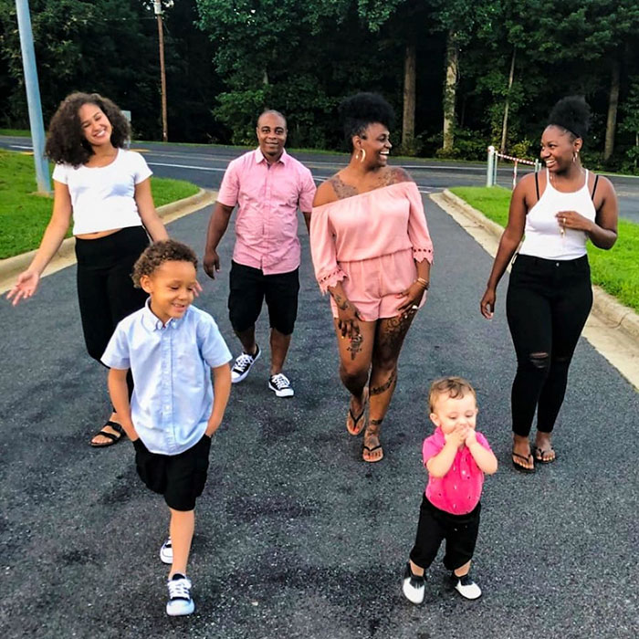 Black Mom Gets Accused Of Stealing A White Boy That’s Actually Her Son, Says People Are Extremely Judgmental Black Mom Gets Accused Of Stealing A White Boy That’s Actually Her Son, Says People Are Extremely Judgmental