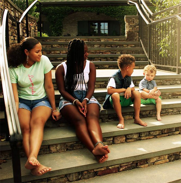 Black Mom Gets Accused Of Stealing A White Boy That’s Actually Her Son, Says People Are Extremely Judgmental Black Mom Gets Accused Of Stealing A White Boy That’s Actually Her Son, Says People Are Extremely Judgmental