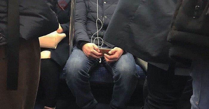 This Instagram Account Collects Funny And Strange Things Spotted On Public Transport (40 Pics) This Instagram Account Collects Funny And Strange Things Spotted On Public Transport (40 Pics)