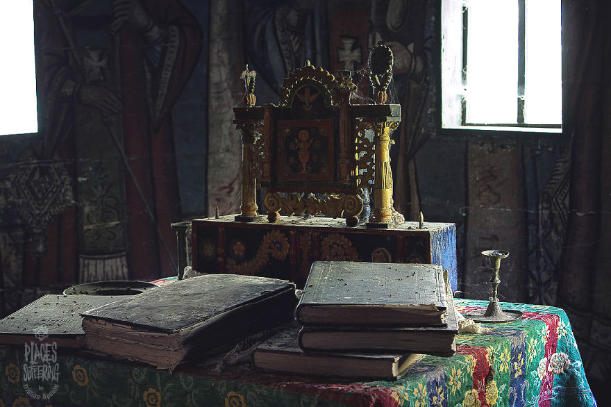 19 Pictures I Took Of Abandoned Places In The Apuseni Mountains