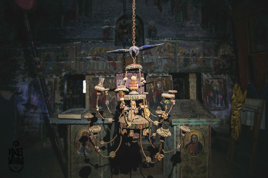 19 Pictures I Took Of Abandoned Places In The Apuseni Mountains