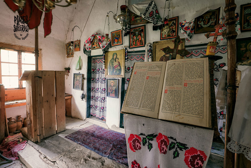 19 Pictures I Took Of Abandoned Places In The Apuseni Mountains