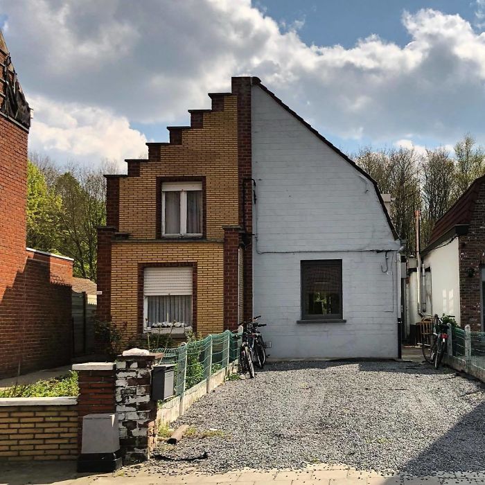 Belgian Guy Documents Ugly Houses He Sees And They’re So Bad, It’s Hilarious (45 New Pics) Belgian Guy Documents Ugly Houses He Sees And They’re So Bad, It’s Hilarious (45 New Pics)