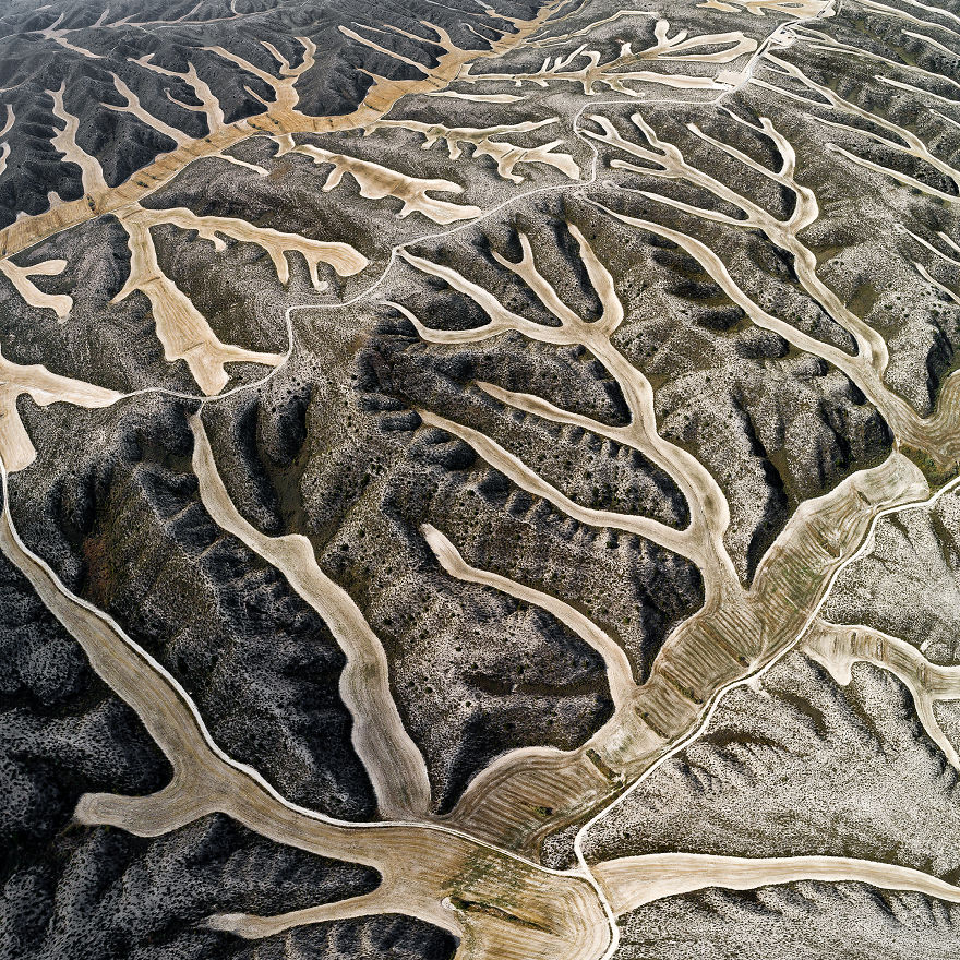 I Photographed Dry Spanish Farmlands That Resemble The Paintings Of Picasso, Miró, And Dalí