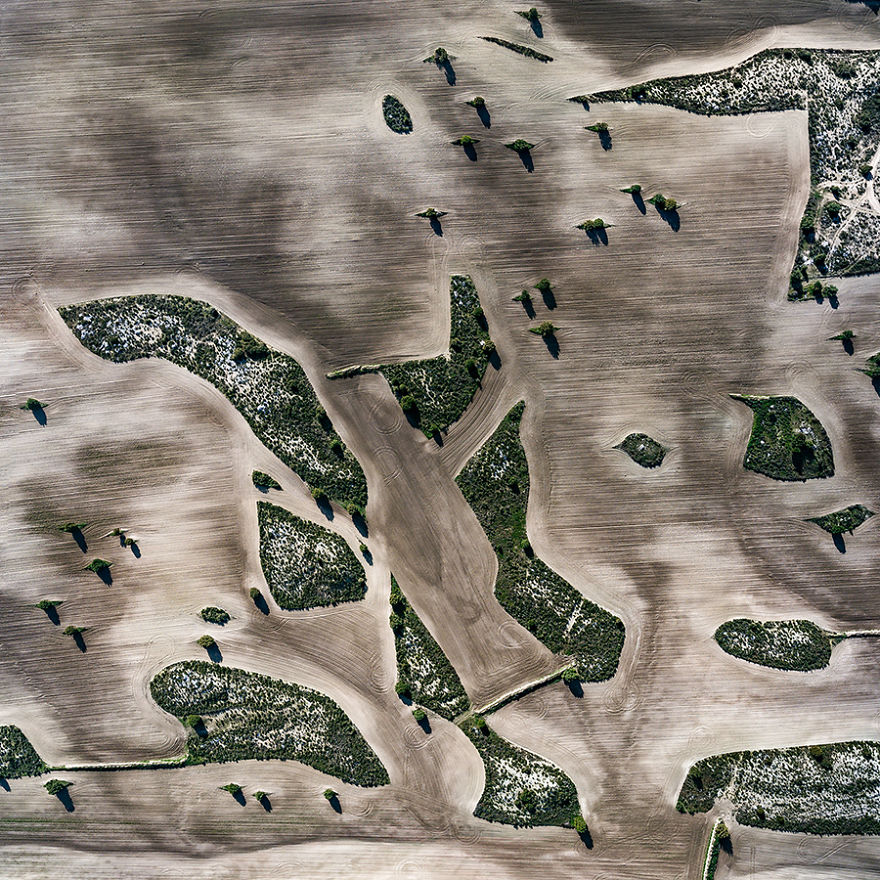 I Photographed Dry Spanish Farmlands That Resemble The Paintings Of Picasso, Miró, And Dalí