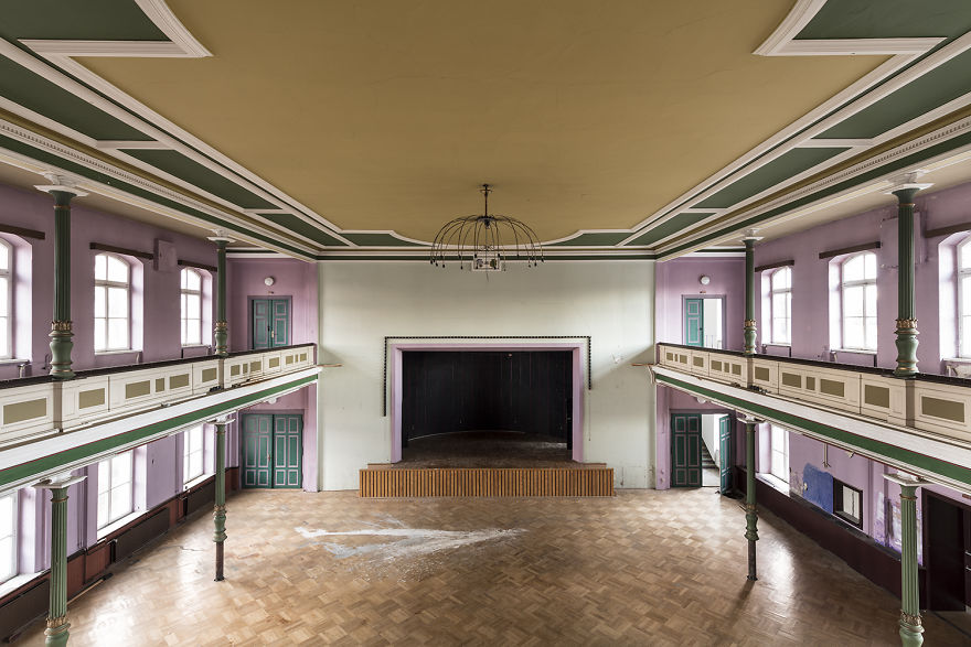 79 Pictures Of Abandoned And Forgotten Ballrooms I Found In Germany