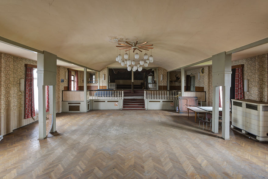 79 Pictures Of Abandoned And Forgotten Ballrooms I Found In Germany