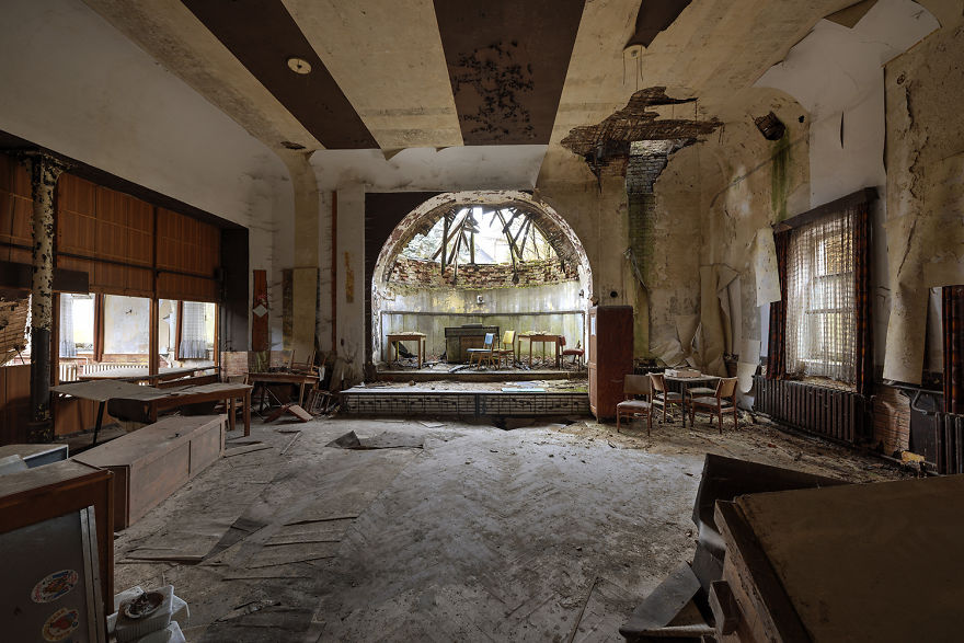 79 Pictures Of Abandoned And Forgotten Ballrooms I Found In Germany