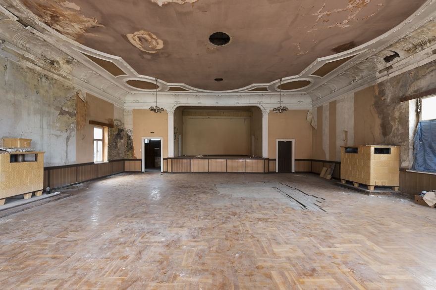 79 Pictures Of Abandoned And Forgotten Ballrooms I Found In Germany