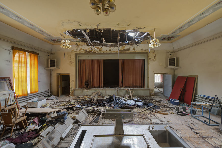 79 Pictures Of Abandoned And Forgotten Ballrooms I Found In Germany