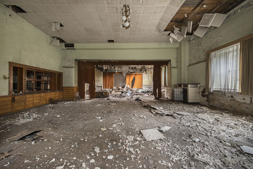 79 Pictures Of Abandoned And Forgotten Ballrooms I Found In Germany