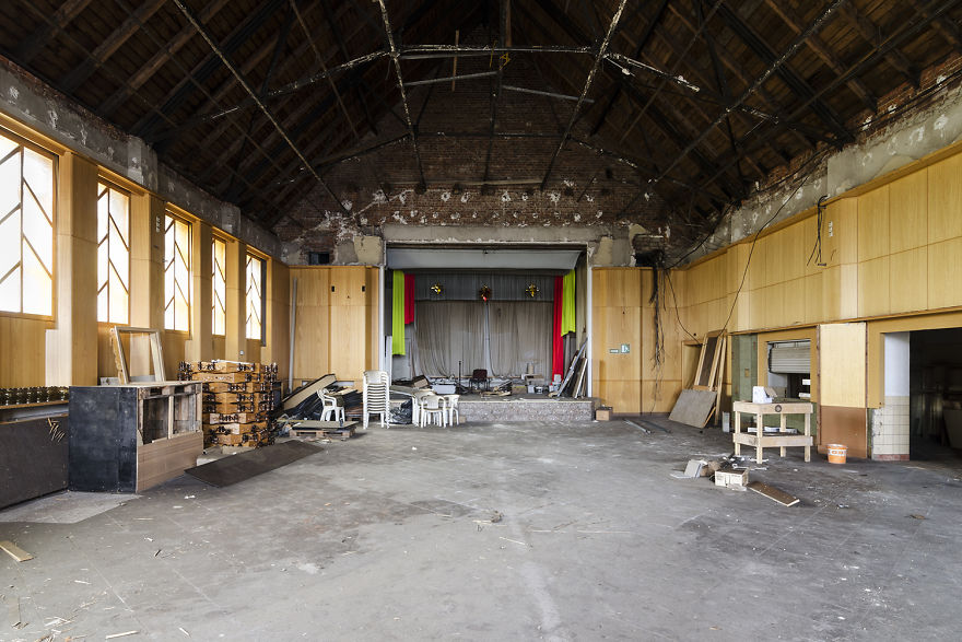 79 Pictures Of Abandoned And Forgotten Ballrooms I Found In Germany