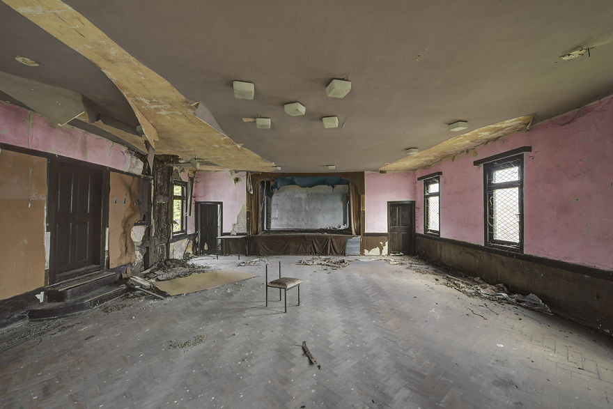 79 Pictures Of Abandoned And Forgotten Ballrooms I Found In Germany