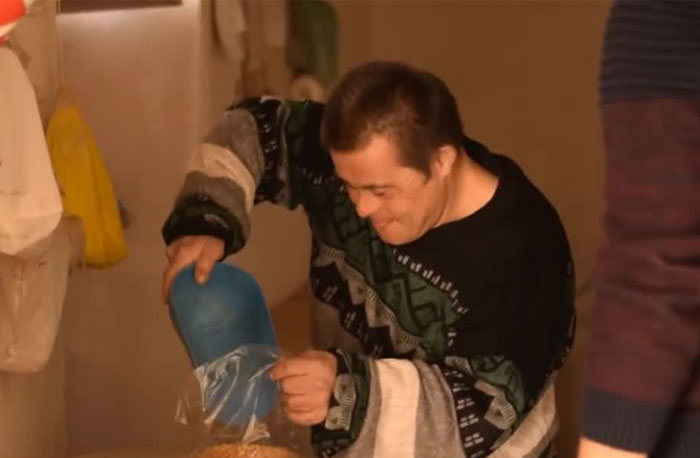 Guy Whose Father Has Down Syndrome Shares What It Was Like Being Raised By Him, Says He Couldn’t Be More Proud Guy Whose Father Has Down Syndrome Shares What It Was Like Being Raised By Him, Says He Couldn’t Be More Proud