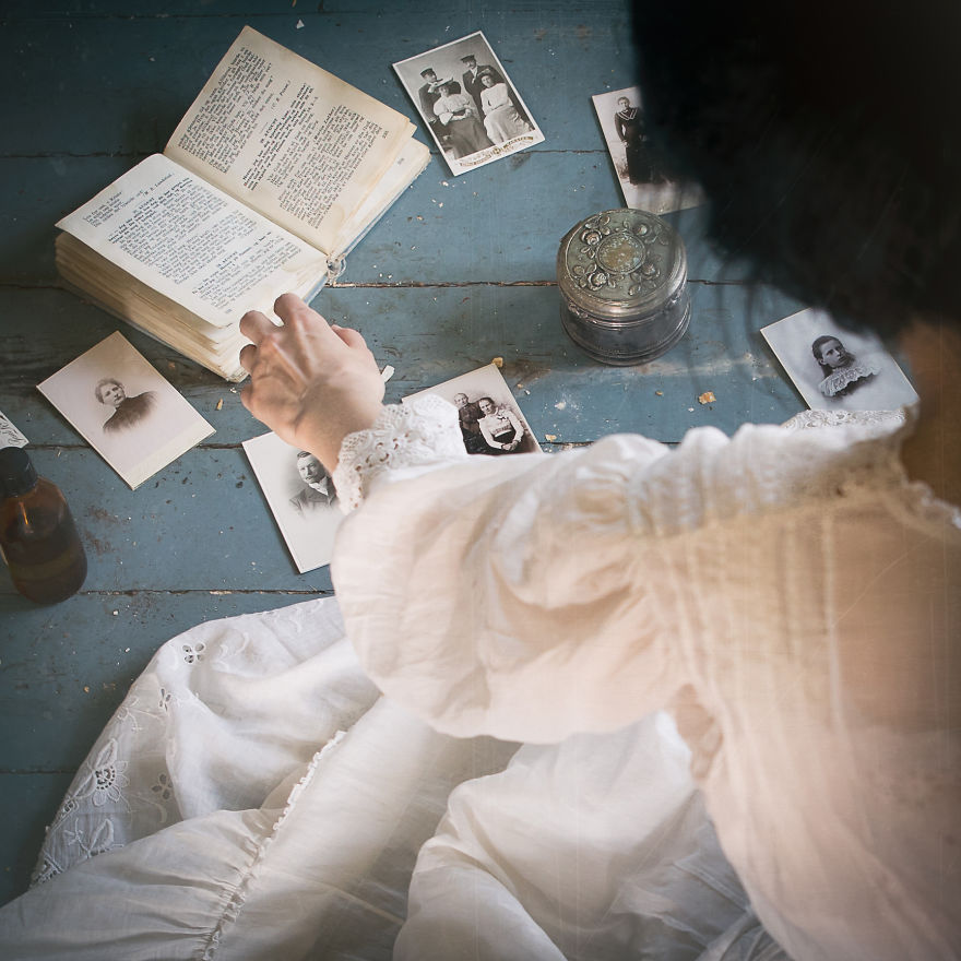 I Made A Photo Series Inside An Abandoned House I Made A Photo Series Inside An Abandoned House