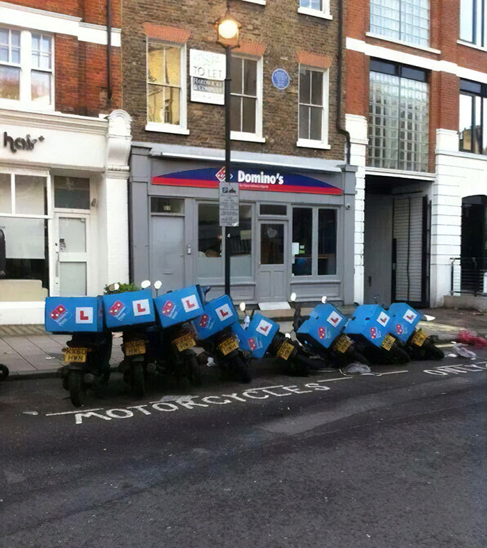 45 Times People Captured Hilariously Ironic Moments (New Pics) 45 Times People Captured Hilariously Ironic Moments (New Pics)