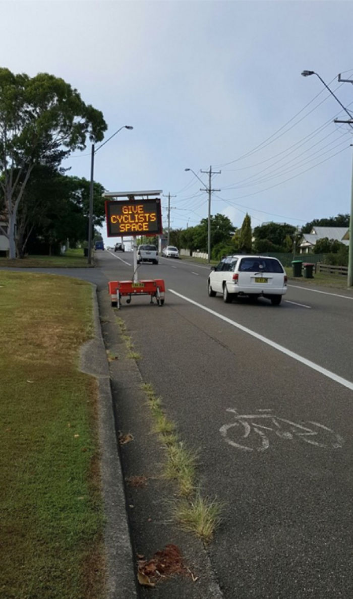 45 Times People Captured Hilariously Ironic Moments (New Pics) 45 Times People Captured Hilariously Ironic Moments (New Pics)