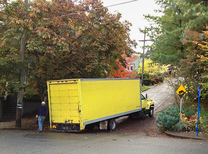 45 Times People Captured Hilariously Ironic Moments (New Pics) 45 Times People Captured Hilariously Ironic Moments (New Pics)