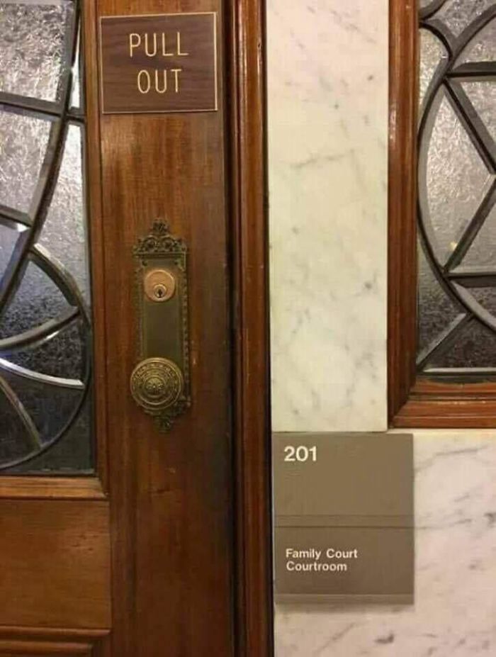 45 Times People Captured Hilariously Ironic Moments (New Pics) 45 Times People Captured Hilariously Ironic Moments (New Pics)