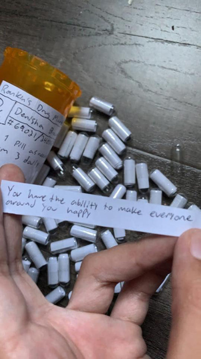 Boyfriend Makes ‘Love Pills’ To Help His Girlfriend Deal With Anxiety And Panic Attacks Boyfriend Makes ‘Love Pills’ To Help His Girlfriend Deal With Anxiety And Panic Attacks