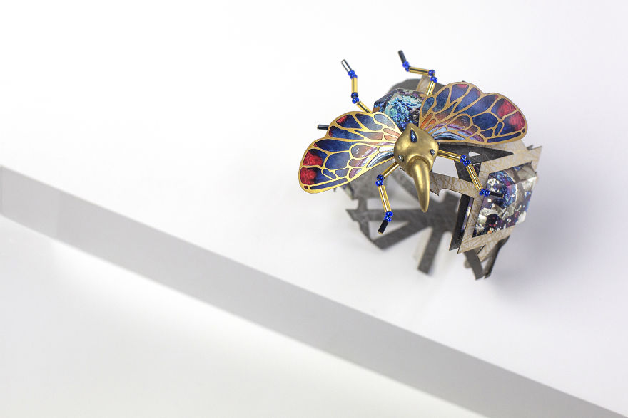 Our 26 Pics Of An Intricate Jewelry Series Made Almost Entirely From Paper Our 26 Pics Of An Intricate Jewelry Series Made Almost Entirely From Paper