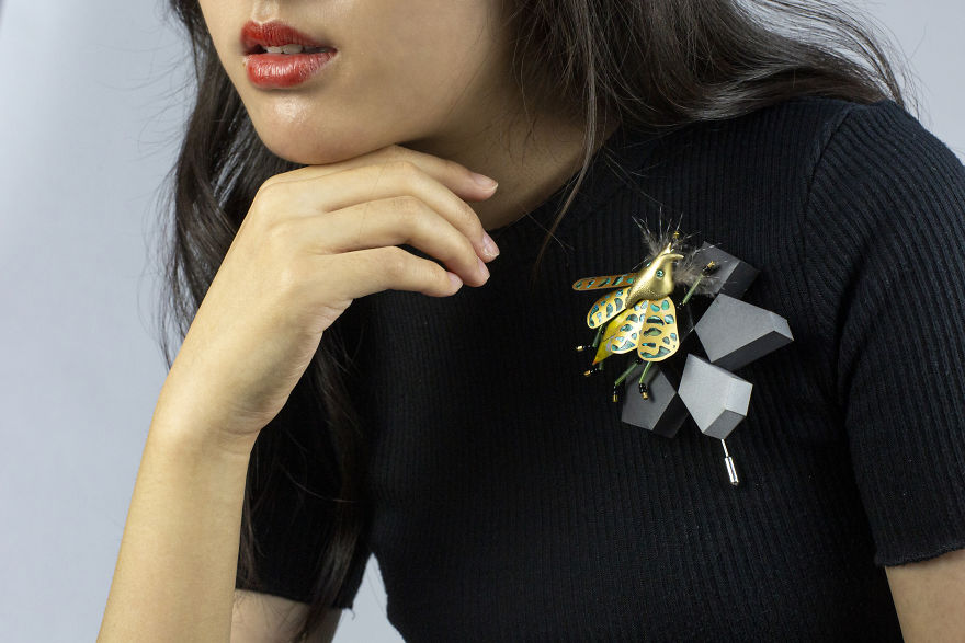 Our 26 Pics Of An Intricate Jewelry Series Made Almost Entirely From Paper Our 26 Pics Of An Intricate Jewelry Series Made Almost Entirely From Paper