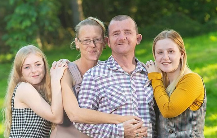 People Donate $99K To The Plumber Who Refused To Take Money From A 91-Year-Old Client