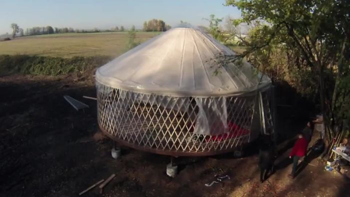 Couple Spends A Year Building Their Dream Yurt And It Looks Amazing Couple Spends A Year Building Their Dream Yurt And It Looks Amazing