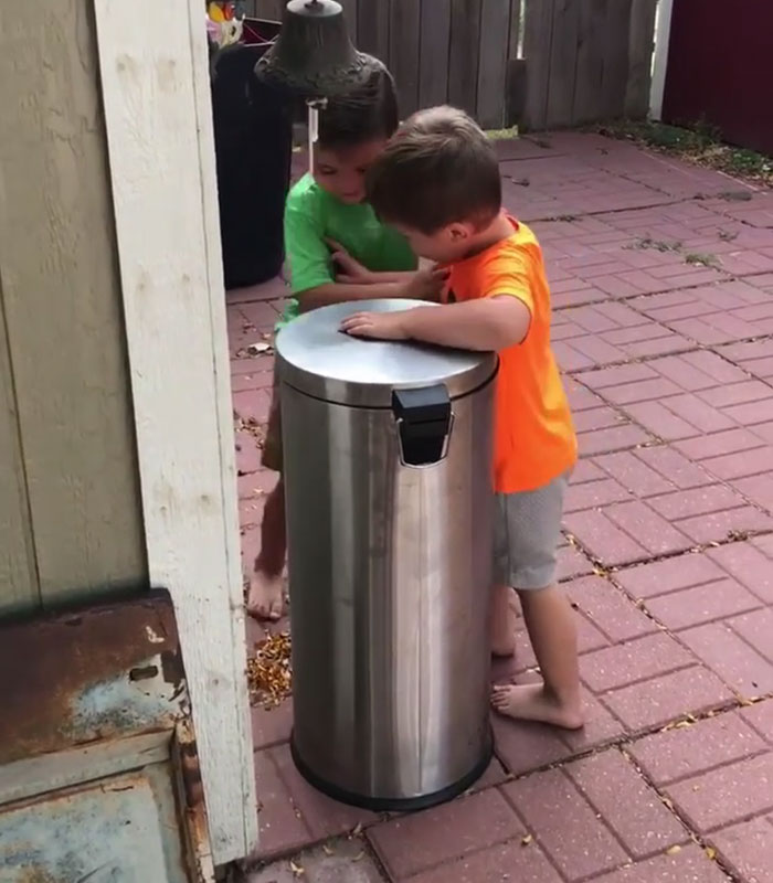 These 2 Boys Hitting Each Other With A Trash Can Lid Is Living Proof Why Women Live Longer Than Men These 2 Boys Hitting Each Other With A Trash Can Lid Is Living Proof Why Women Live Longer Than Men