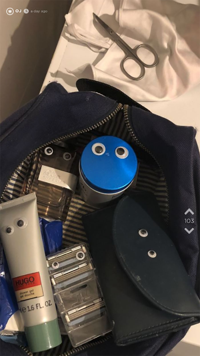 Girlfriend Orders 1K Googly Eyes, Spends 2 Hours Sticking Half Of Them On Everything In Her Boyfriend’s Apartment Girlfriend Orders 1K Googly Eyes, Spends 2 Hours Sticking Half Of Them On Everything In Her Boyfriend’s Apartment