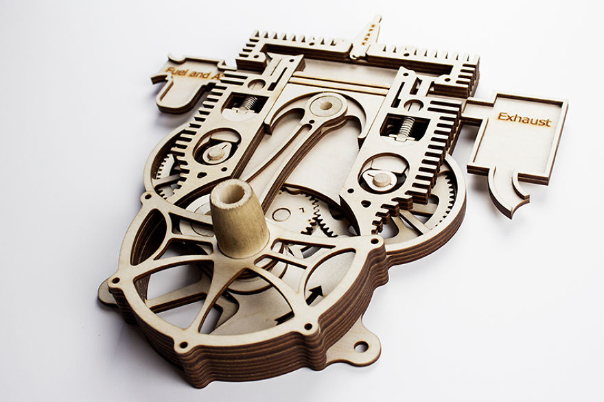Aviation Professor Designs Highly Detailed And Intricate Laser Cut Models Of Classic Engines Aviation Professor Designs Highly Detailed And Intricate Laser Cut Models Of Classic Engines