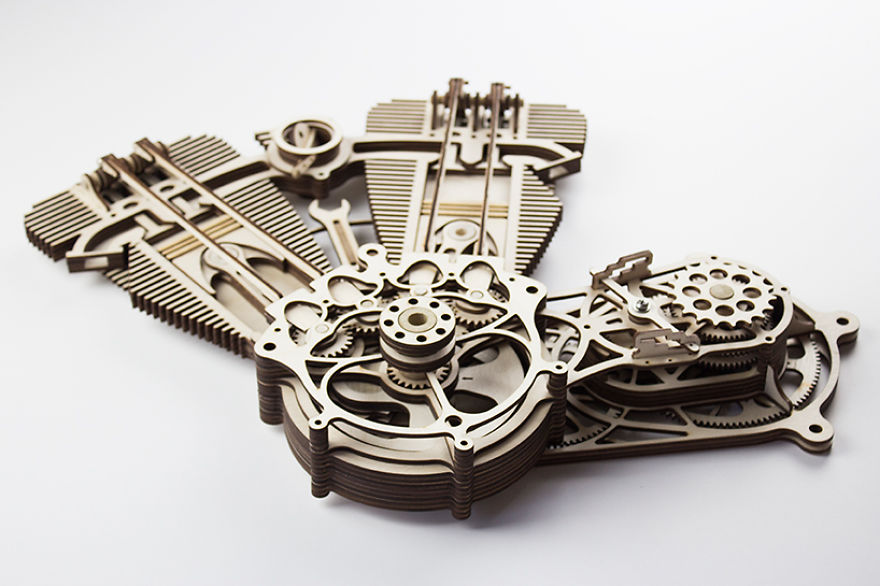 Aviation Professor Designs Highly Detailed And Intricate Laser Cut Models Of Classic Engines Aviation Professor Designs Highly Detailed And Intricate Laser Cut Models Of Classic Engines