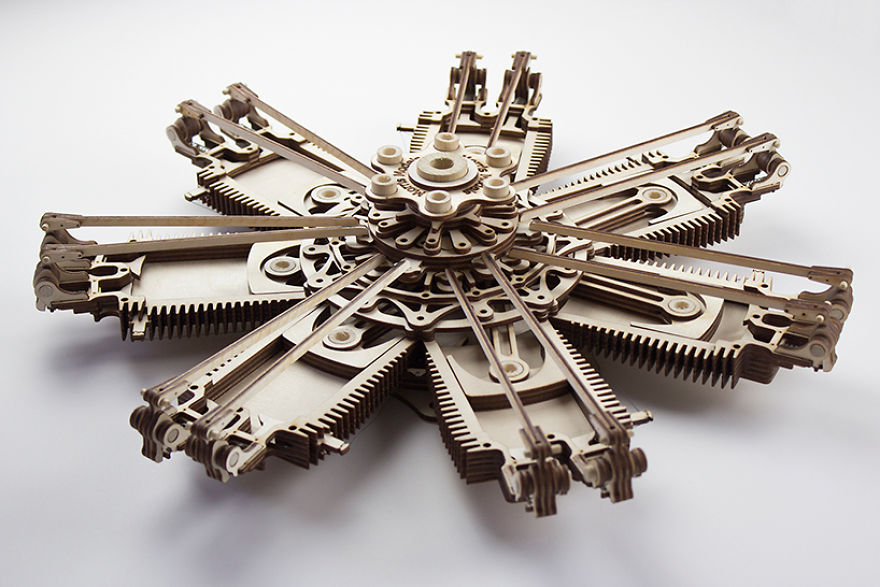 Aviation Professor Designs Highly Detailed And Intricate Laser Cut Models Of Classic Engines Aviation Professor Designs Highly Detailed And Intricate Laser Cut Models Of Classic Engines