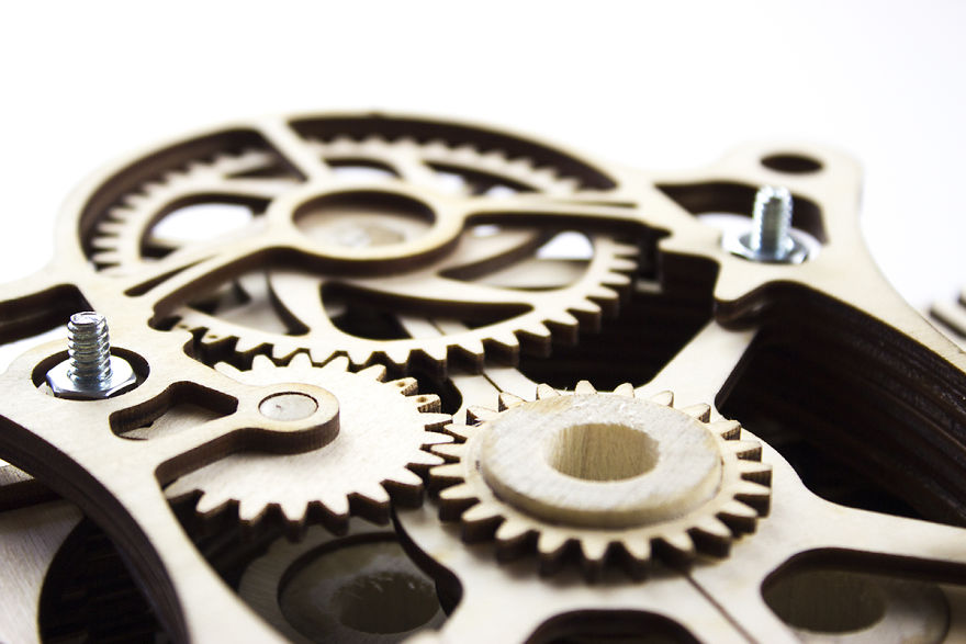 Aviation Professor Designs Highly Detailed And Intricate Laser Cut Models Of Classic Engines Aviation Professor Designs Highly Detailed And Intricate Laser Cut Models Of Classic Engines