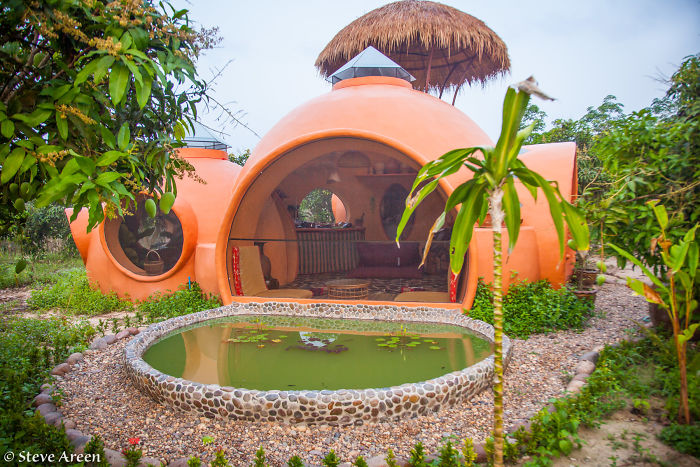 Eco-Friendly Dome Homes Built From AirCrete Are So Affordable, You Can DIY One For Up To $9,000 Eco-Friendly Dome Homes Built From AirCrete Are So Affordable, You Can DIY One For Up To $9,000