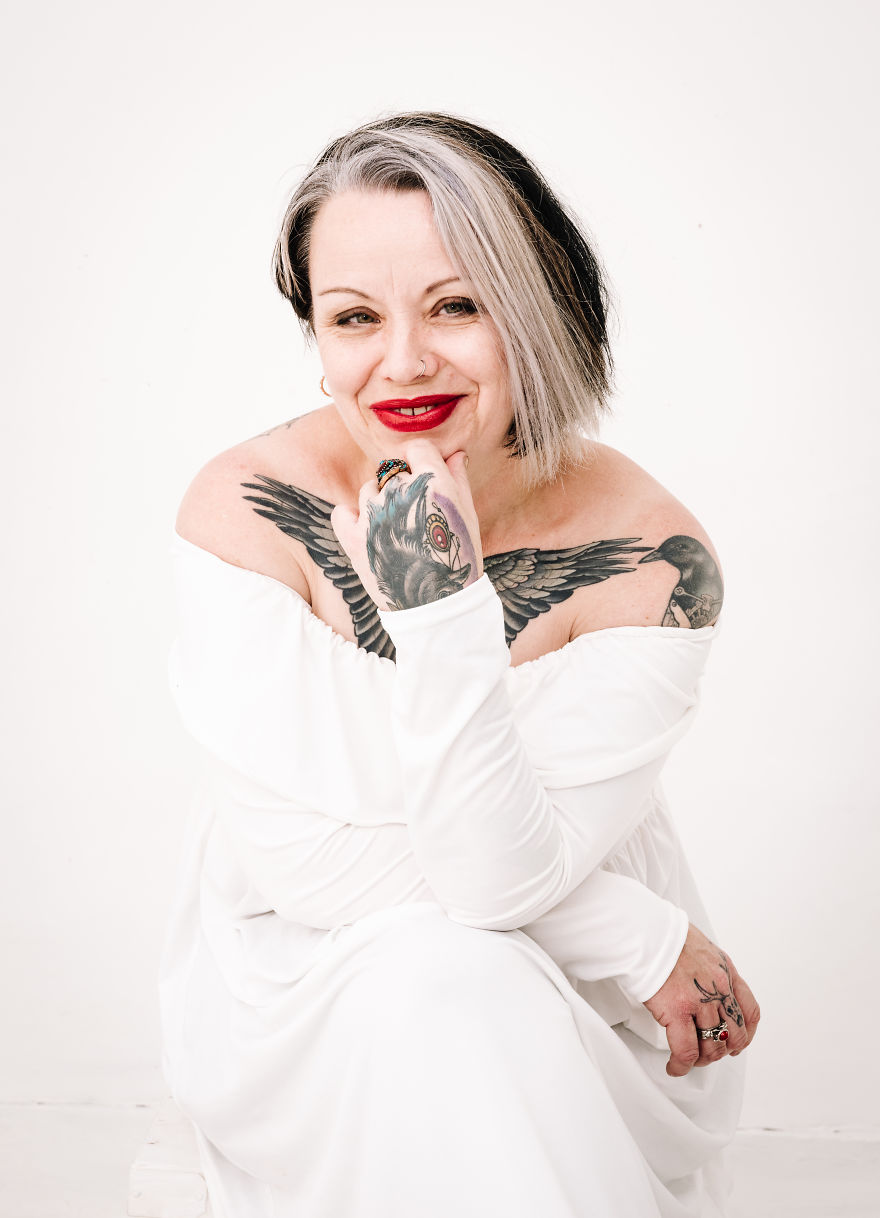 My 15 Portraits Of Women With Grey Hair Inspire People To Embrace Their Natural Beauty My 15 Portraits Of Women With Grey Hair Inspire People To Embrace Their Natural Beauty