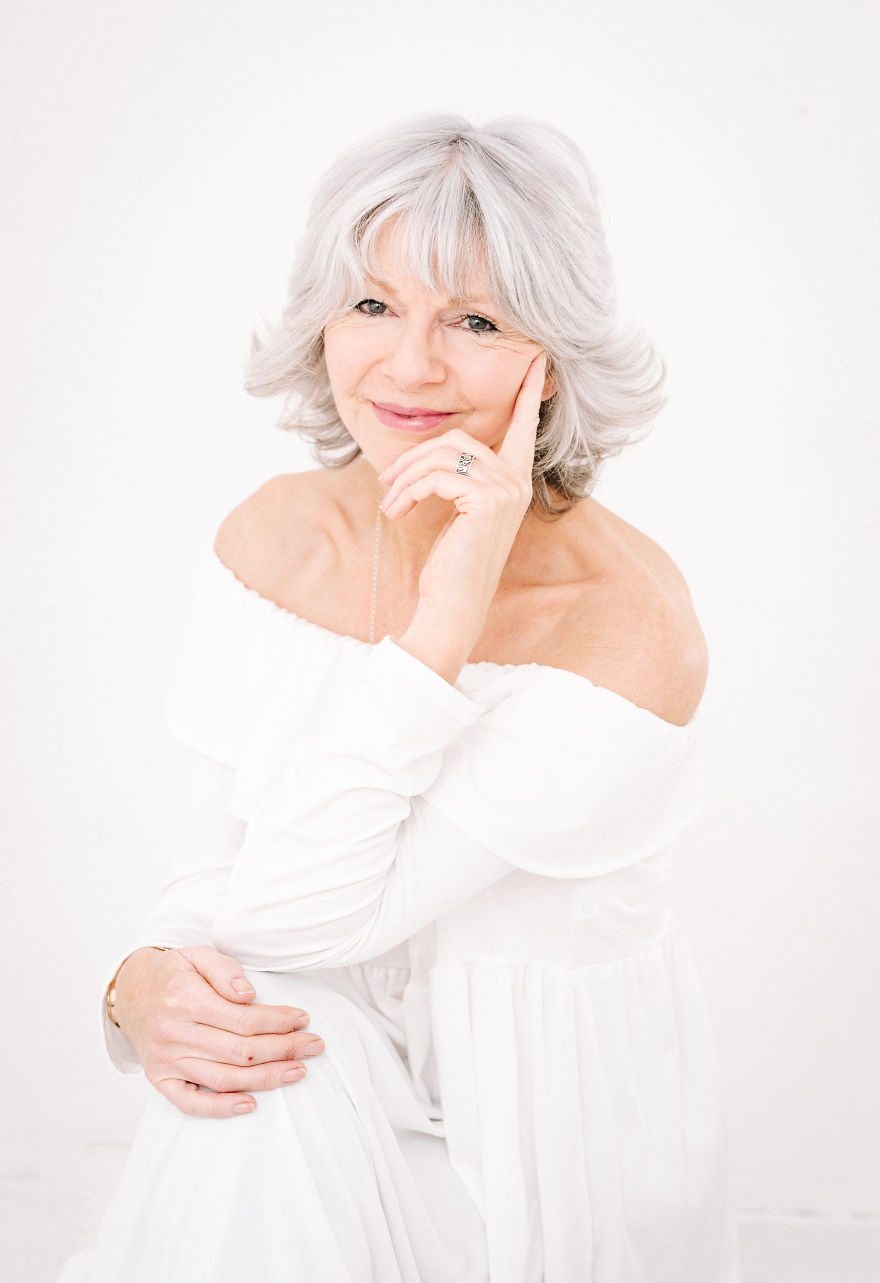 My 15 Portraits Of Women With Grey Hair Inspire People To Embrace Their Natural Beauty My 15 Portraits Of Women With Grey Hair Inspire People To Embrace Their Natural Beauty