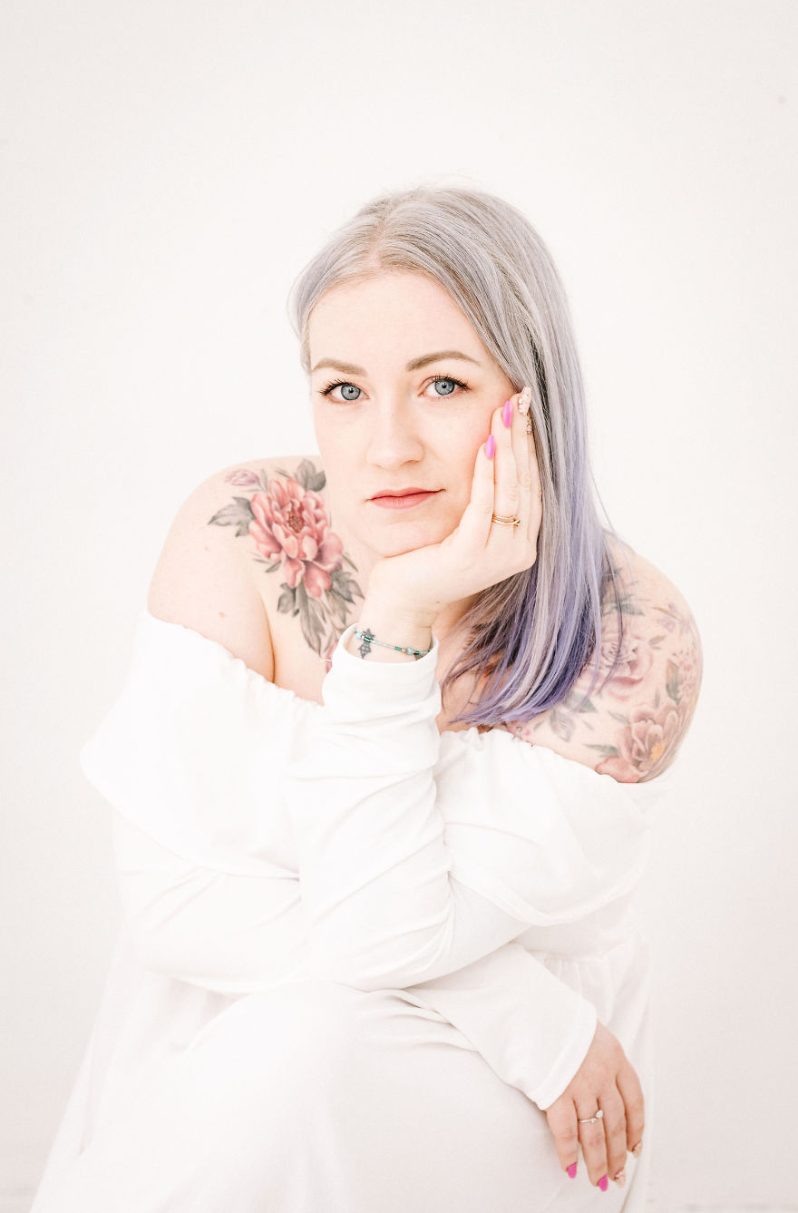 My 15 Portraits Of Women With Grey Hair Inspire People To Embrace Their Natural Beauty My 15 Portraits Of Women With Grey Hair Inspire People To Embrace Their Natural Beauty