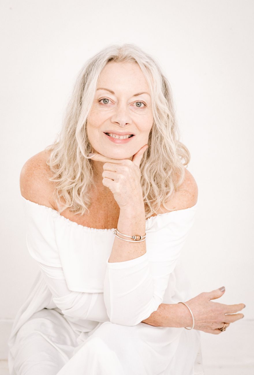 My 15 Portraits Of Women With Grey Hair Inspire People To Embrace Their Natural Beauty My 15 Portraits Of Women With Grey Hair Inspire People To Embrace Their Natural Beauty