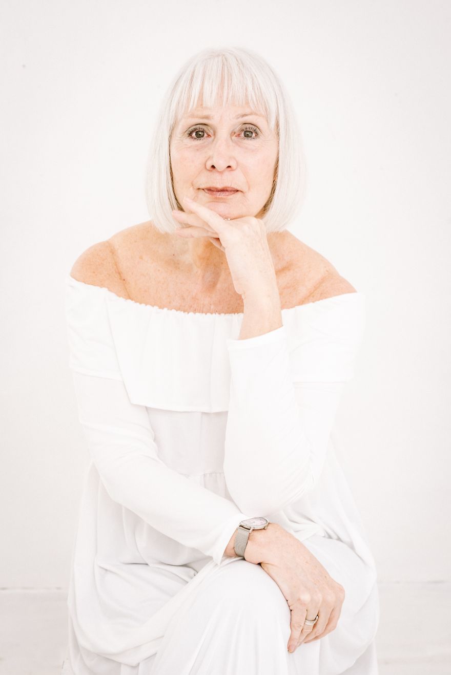 My 15 Portraits Of Women With Grey Hair Inspire People To Embrace Their Natural Beauty My 15 Portraits Of Women With Grey Hair Inspire People To Embrace Their Natural Beauty