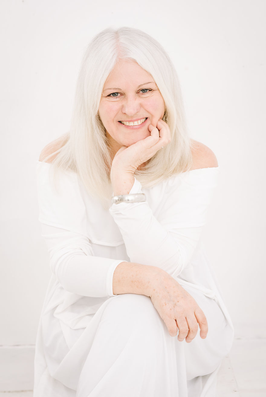 My 15 Portraits Of Women With Grey Hair Inspire People To Embrace Their Natural Beauty My 15 Portraits Of Women With Grey Hair Inspire People To Embrace Their Natural Beauty