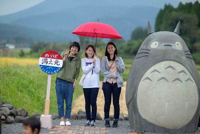 Elderly Couple Recreated A Totoro Bus Stop In Real Life Elderly Couple Recreated A Totoro Bus Stop In Real Life